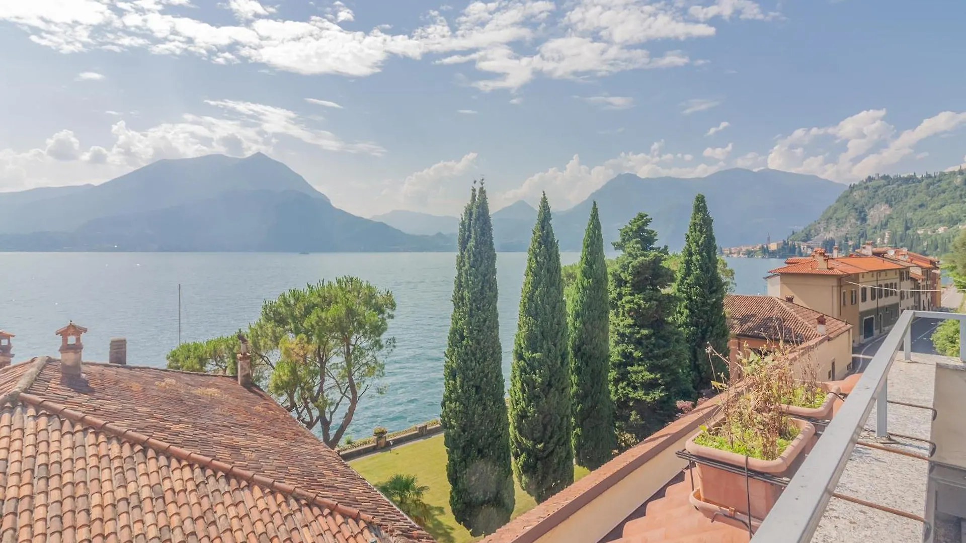Varenna La Dolce Vita 0*,  איטליה